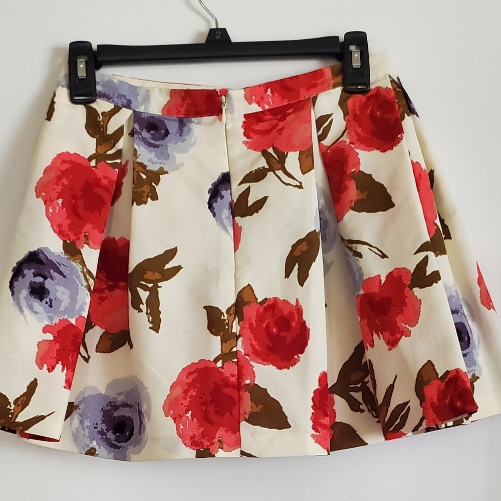 Forever 21 Floral Skirt - Picture 2 of 5